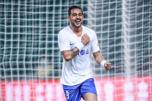 开云体育入口-【中超】莱昂纳多头球郭田雨建功 重庆0比2不敌山东